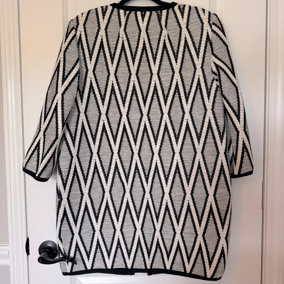 St. John Nisi Jacquard Black and White Zip Up Size Small Cardigan Jacket - Picture 4 of 9